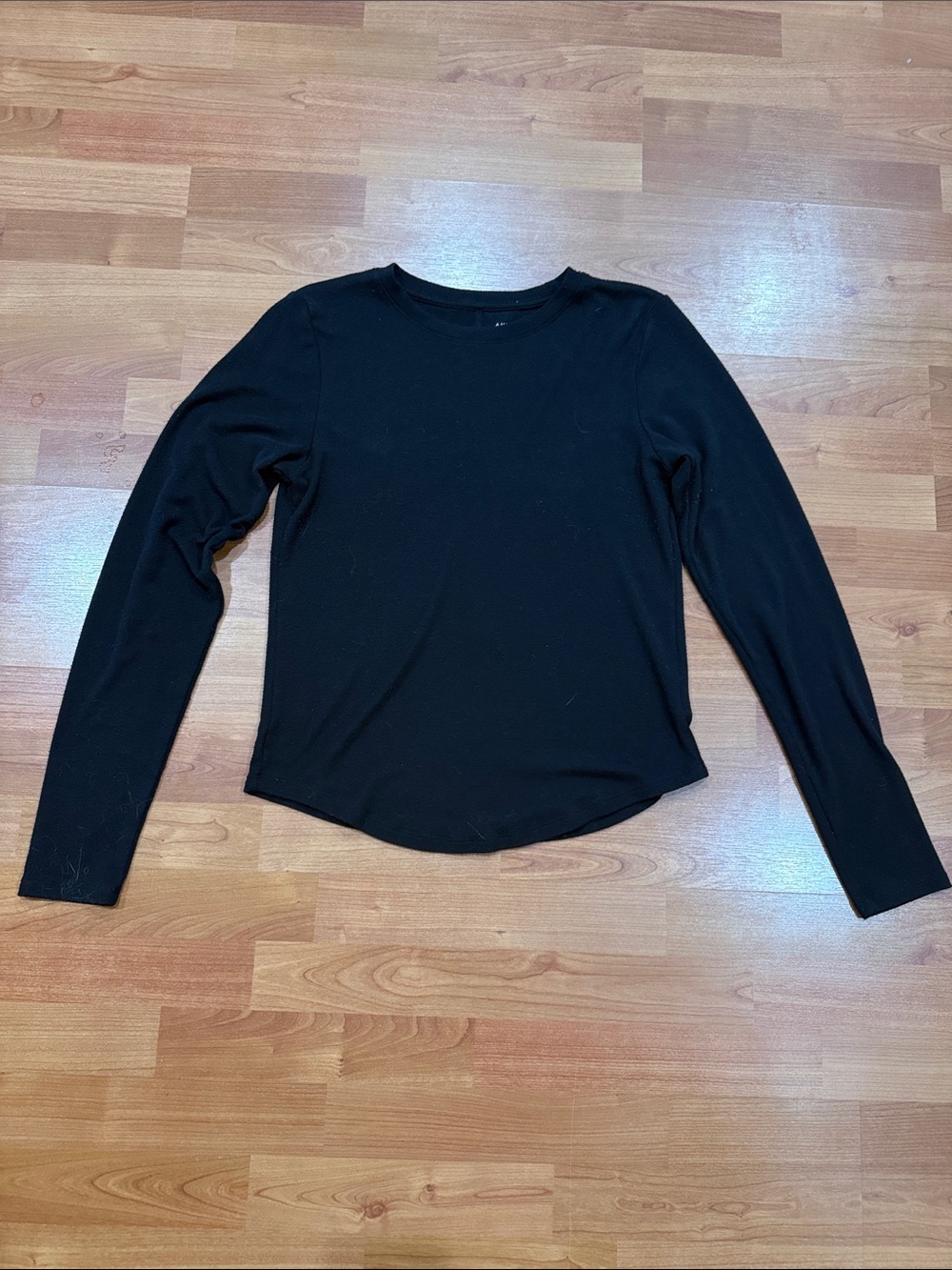 American Eagle Black Long-Sleeve Crewneck Top